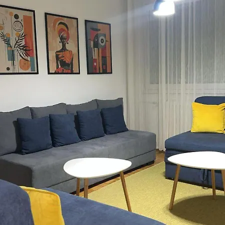 Apartment New Lovely Three Bedroom